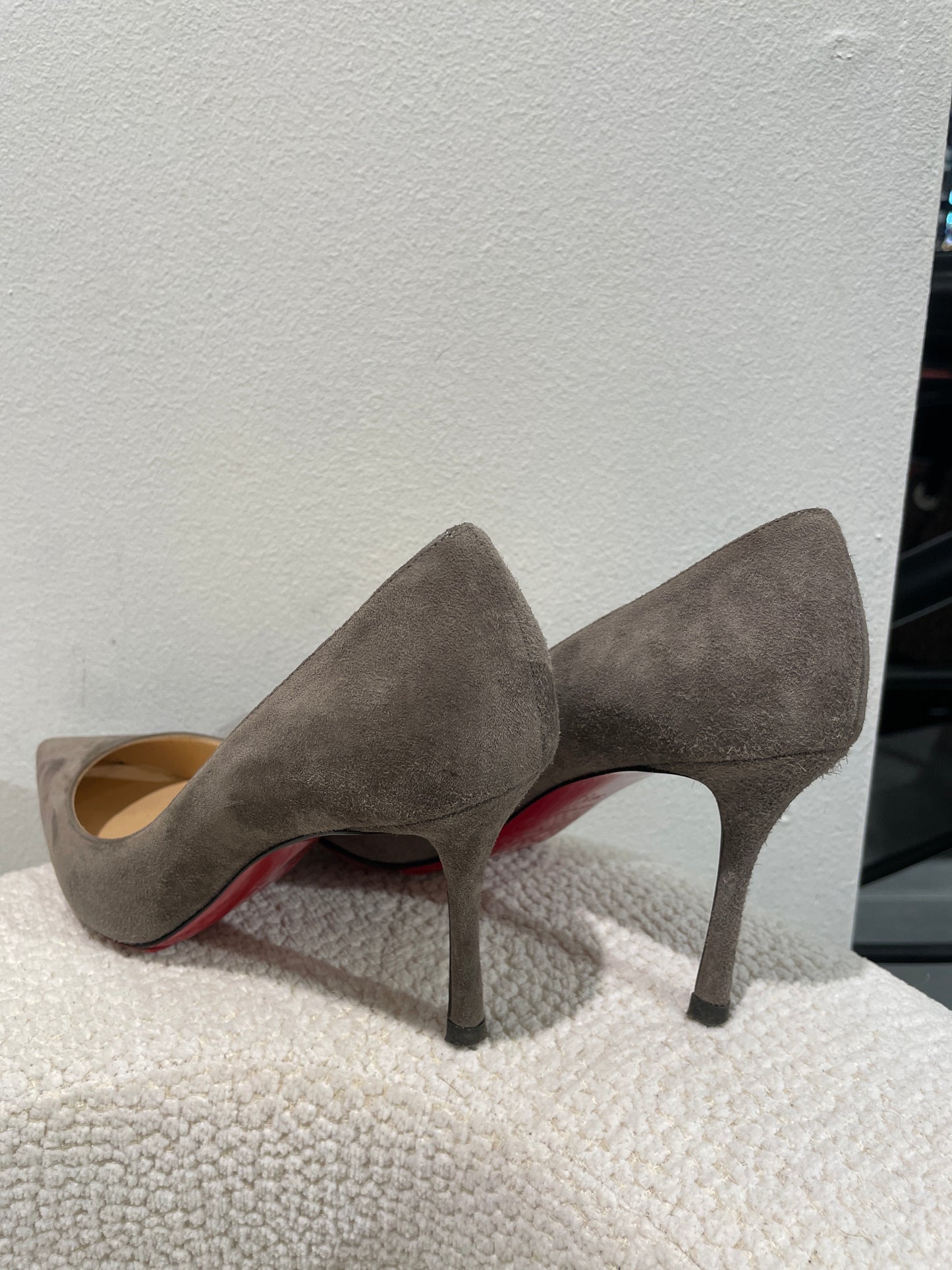 Christian Louboutin Heels –  Taupe Suede - 36,5