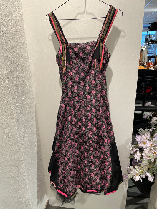 Otitude dress - Pink with black hush - S