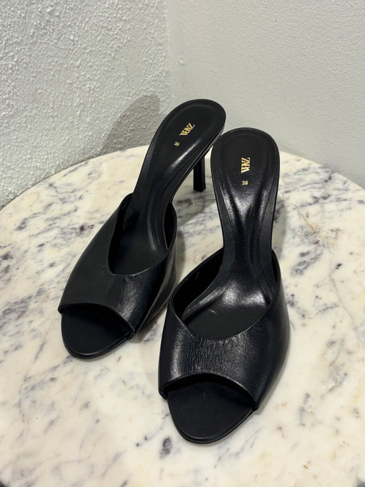 Zara - Heeled mules - Black - 39 - Medinas Wardrobe