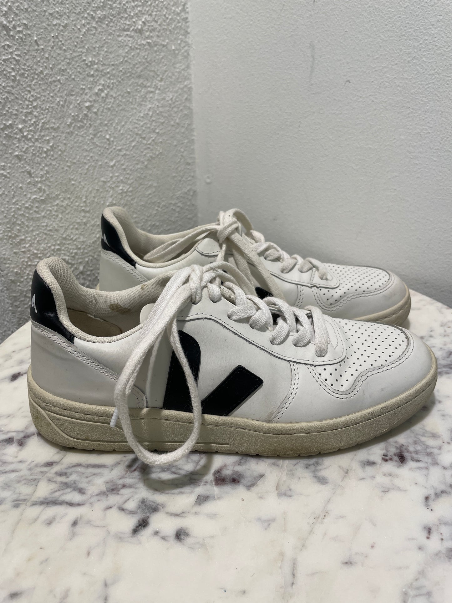 Veja V-10 White Black Leather Sneakers - 37