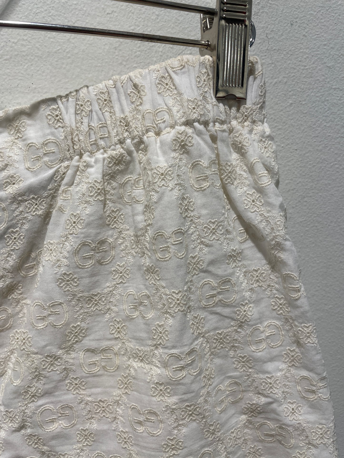 Gucci - Logo Shorts - broderie anglaise - Medinas Wardrobe - XS