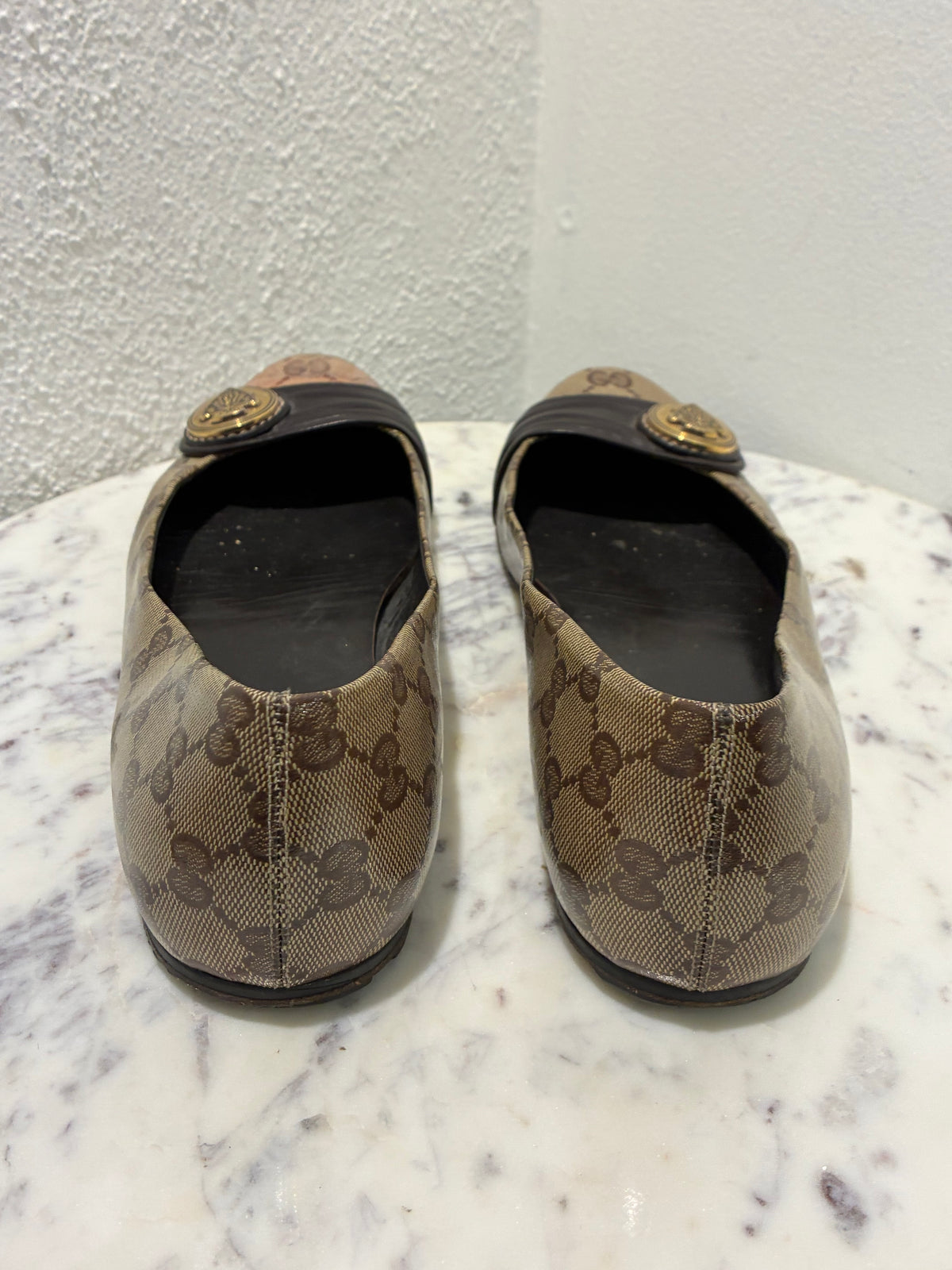 Gucci GG Canvas Ballet Flats With Crest Detail - 39,5