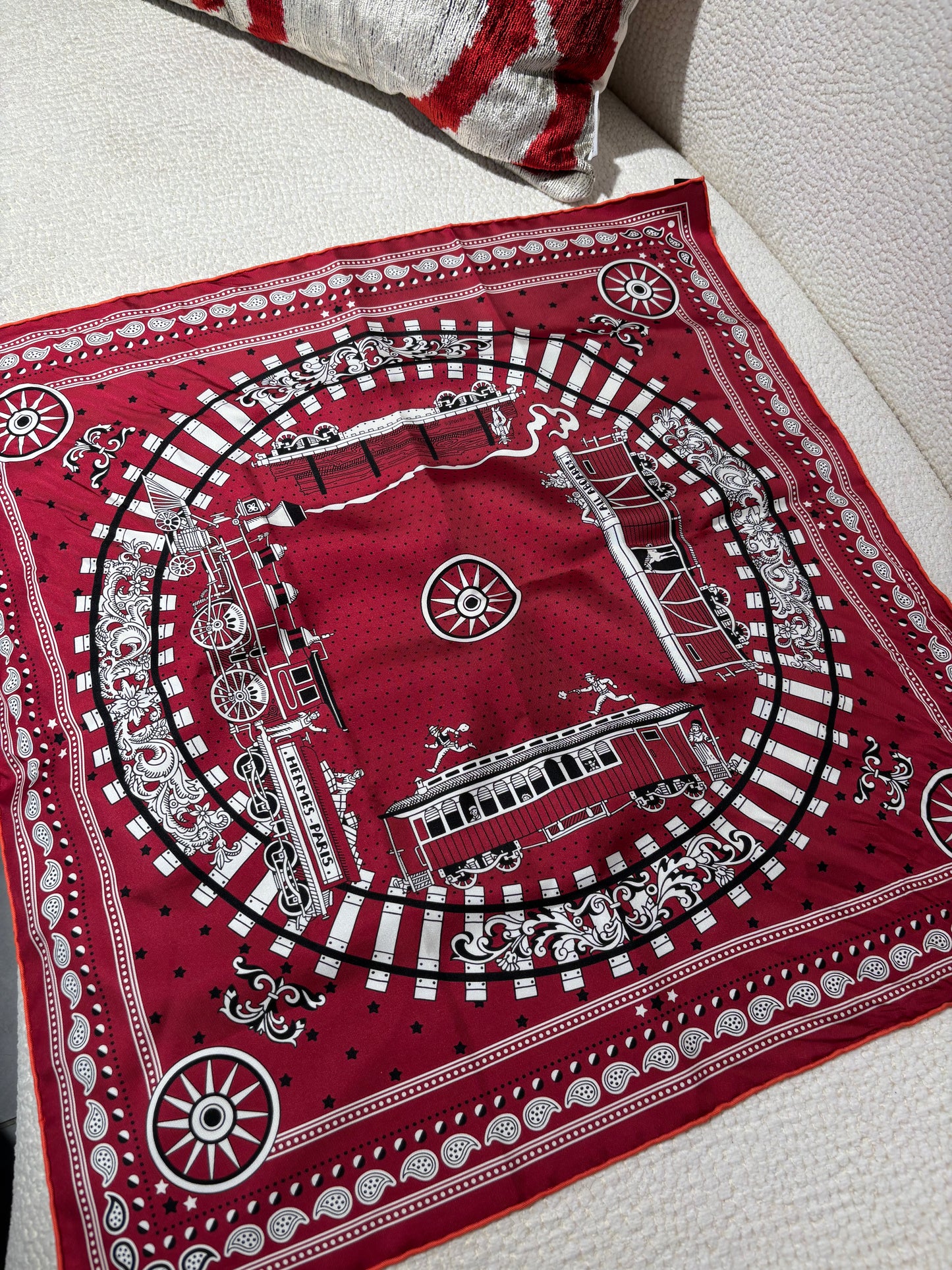 Hermés - Silk Scarf - Red & White