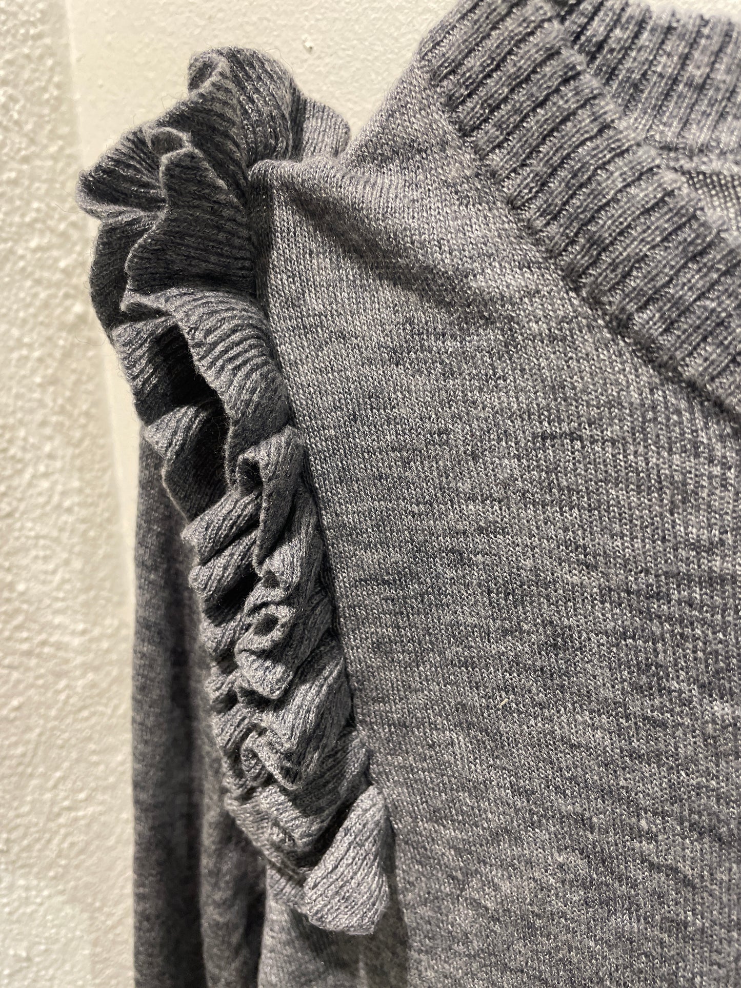 Munthe - Knit w. frills - black - EU38 - Medinas Wardrobe