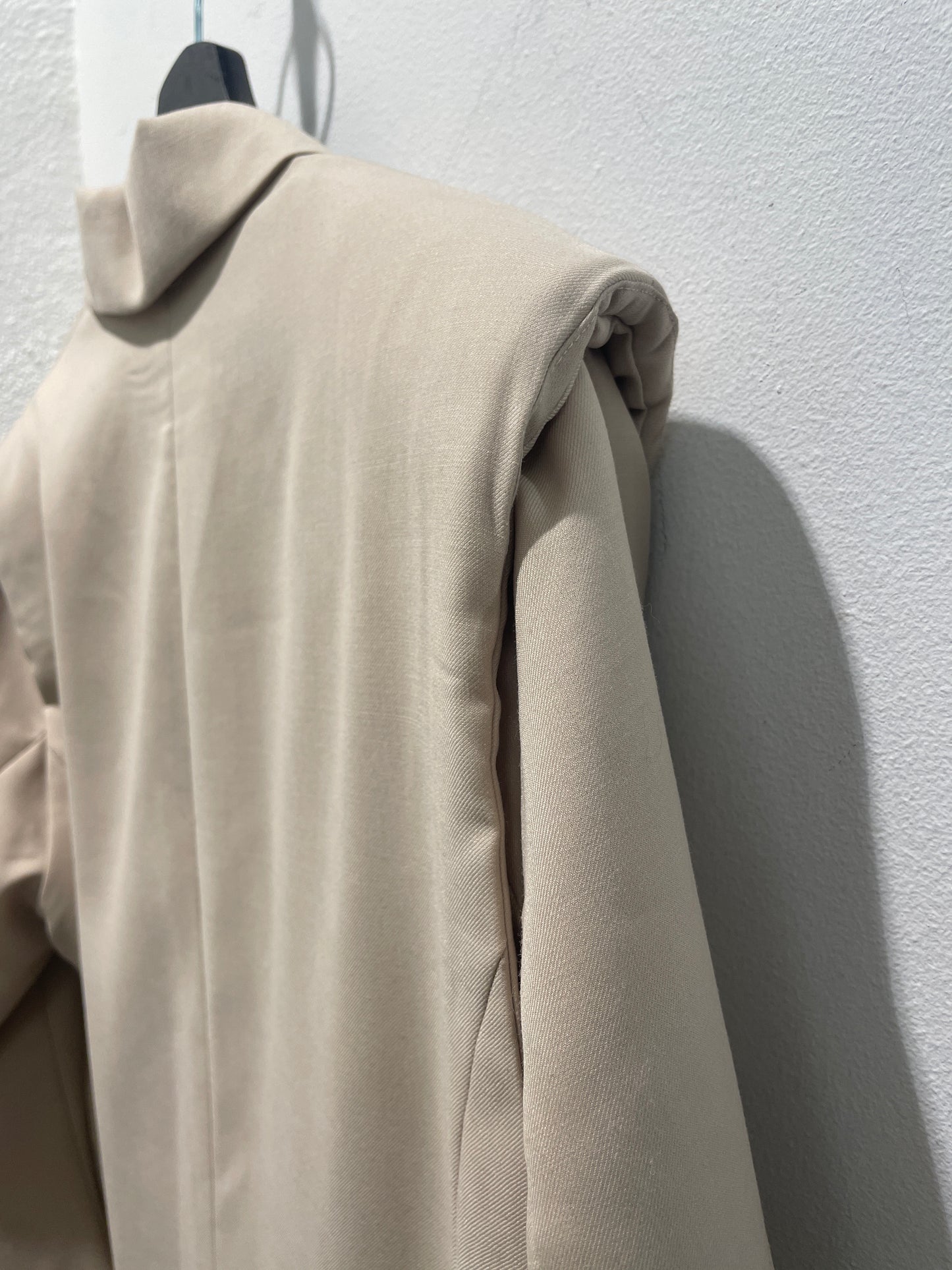 Exclusive Double-Breasted Blazer with Structured Shoulder Detail – Beige - EU42