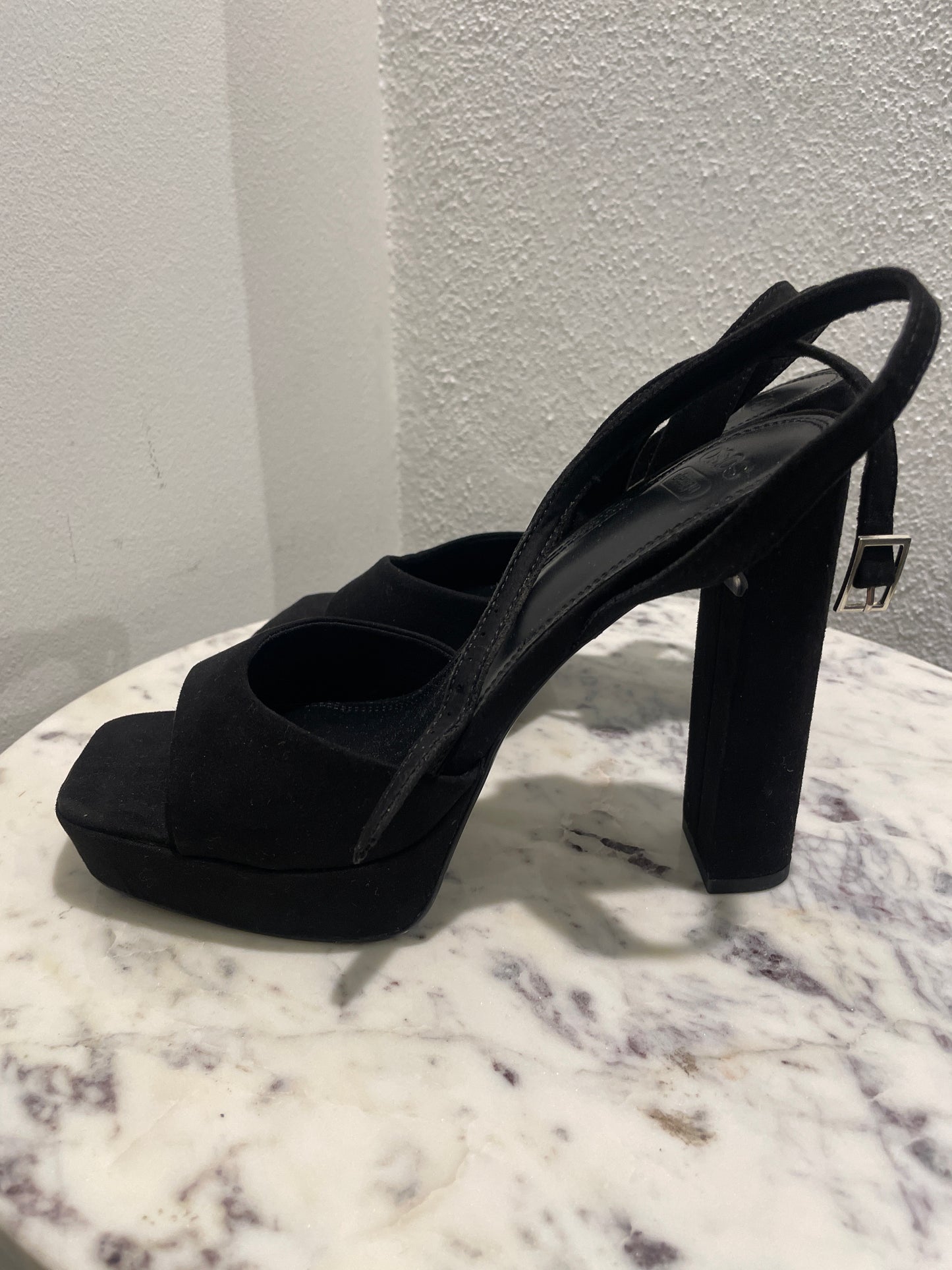 ASOS - Block Heel Sandals – Str. 39- Medinas Wardrobe