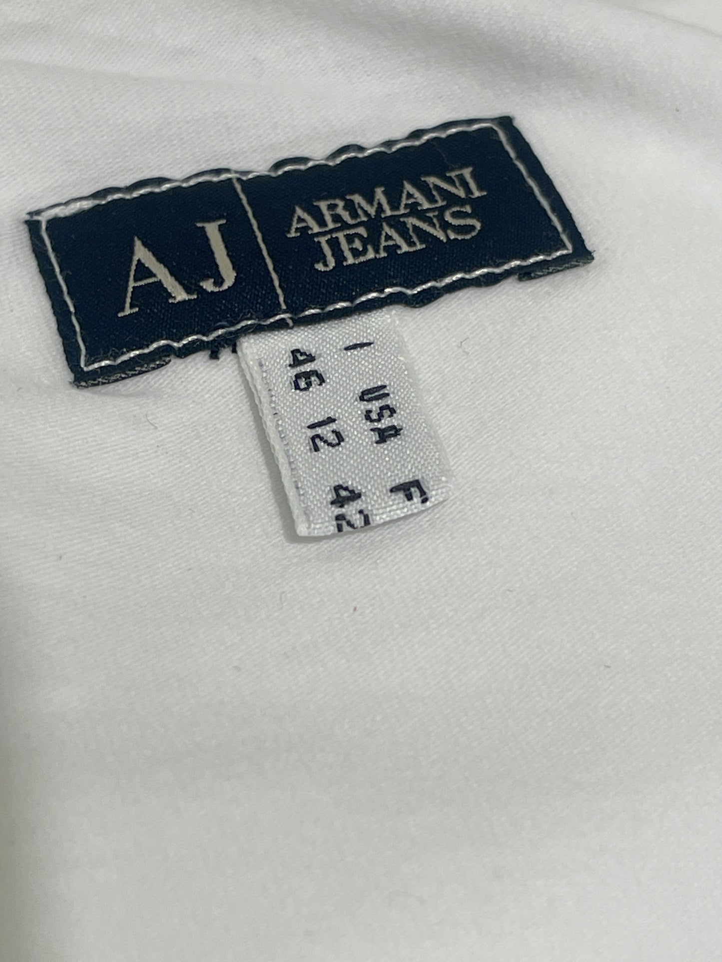 Armani Jeans – Graphic V-Neck Top with 3/4 Sleeves - M/L