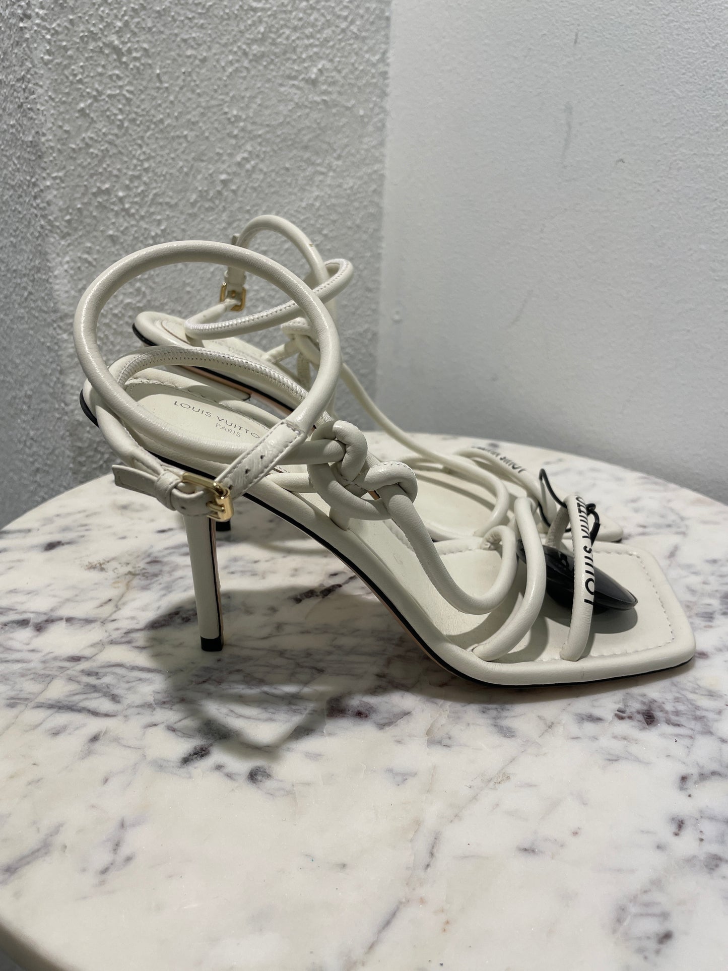 Louis Vuitton - White Strappy Leather Heeled Sandals – Pristine, Like New Condition  - 38