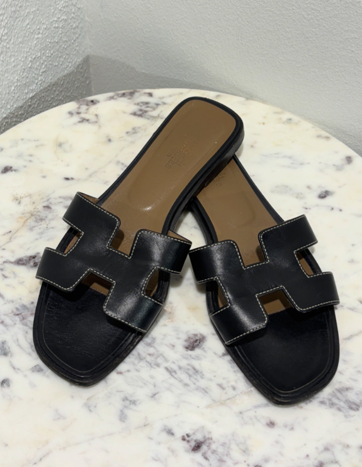 Hermés Oran Sandals – Black Leather – EU 38.5 (38)