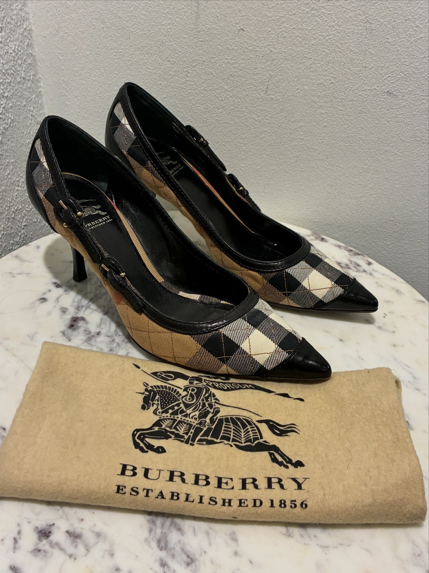 Burberry — Classic Check Pumps — EU 39