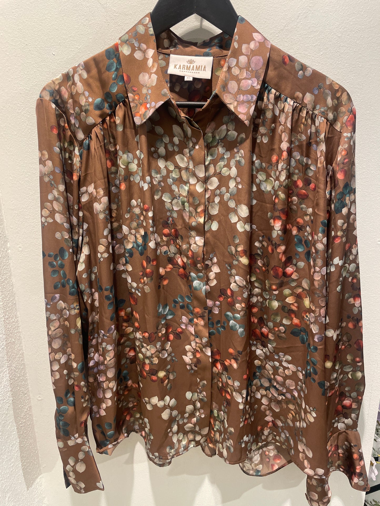 Karmamia satin shirt - XL