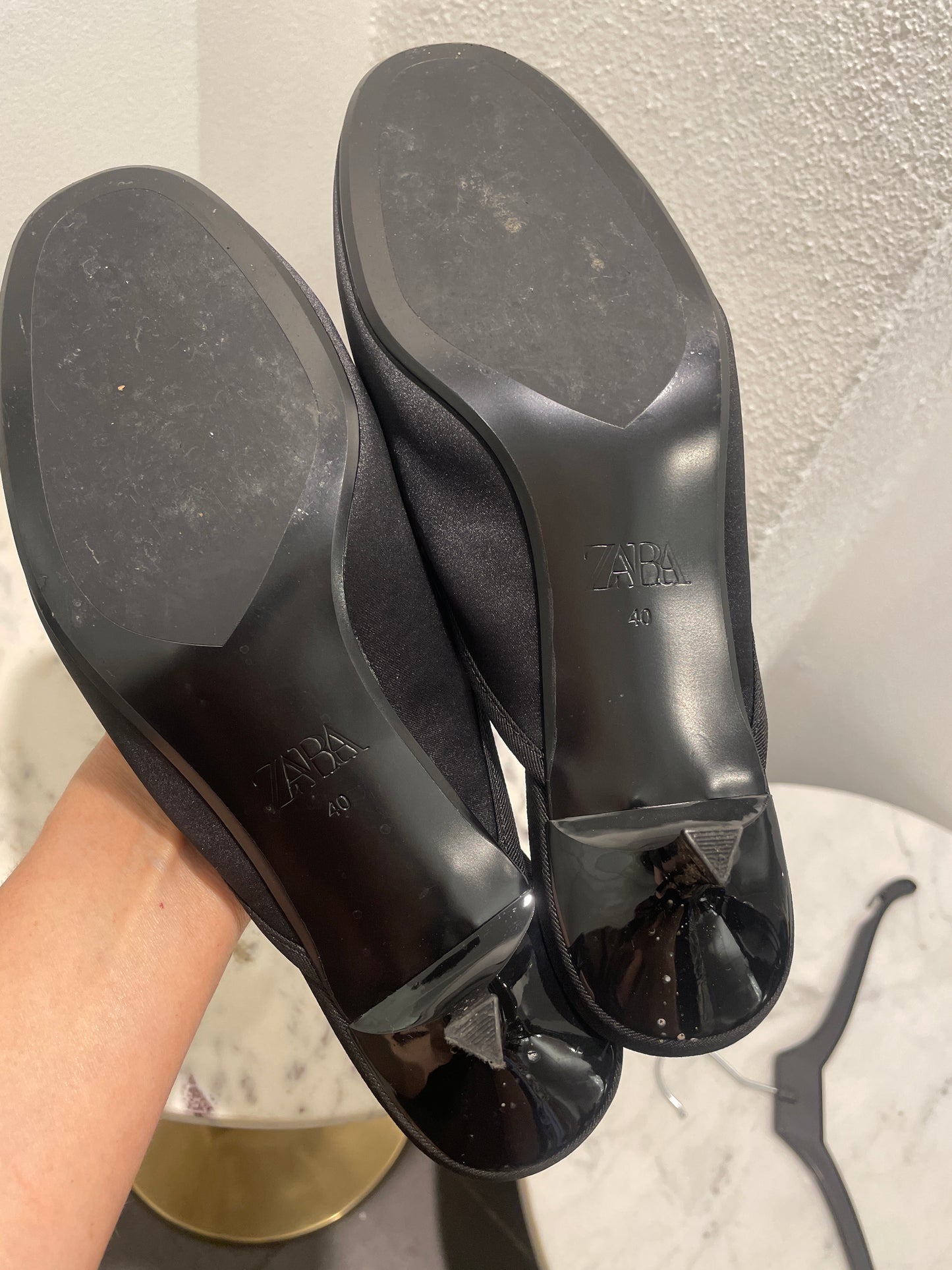 Zara - Kitten Heel Mules – Str. 40  Medinas Wardrobe