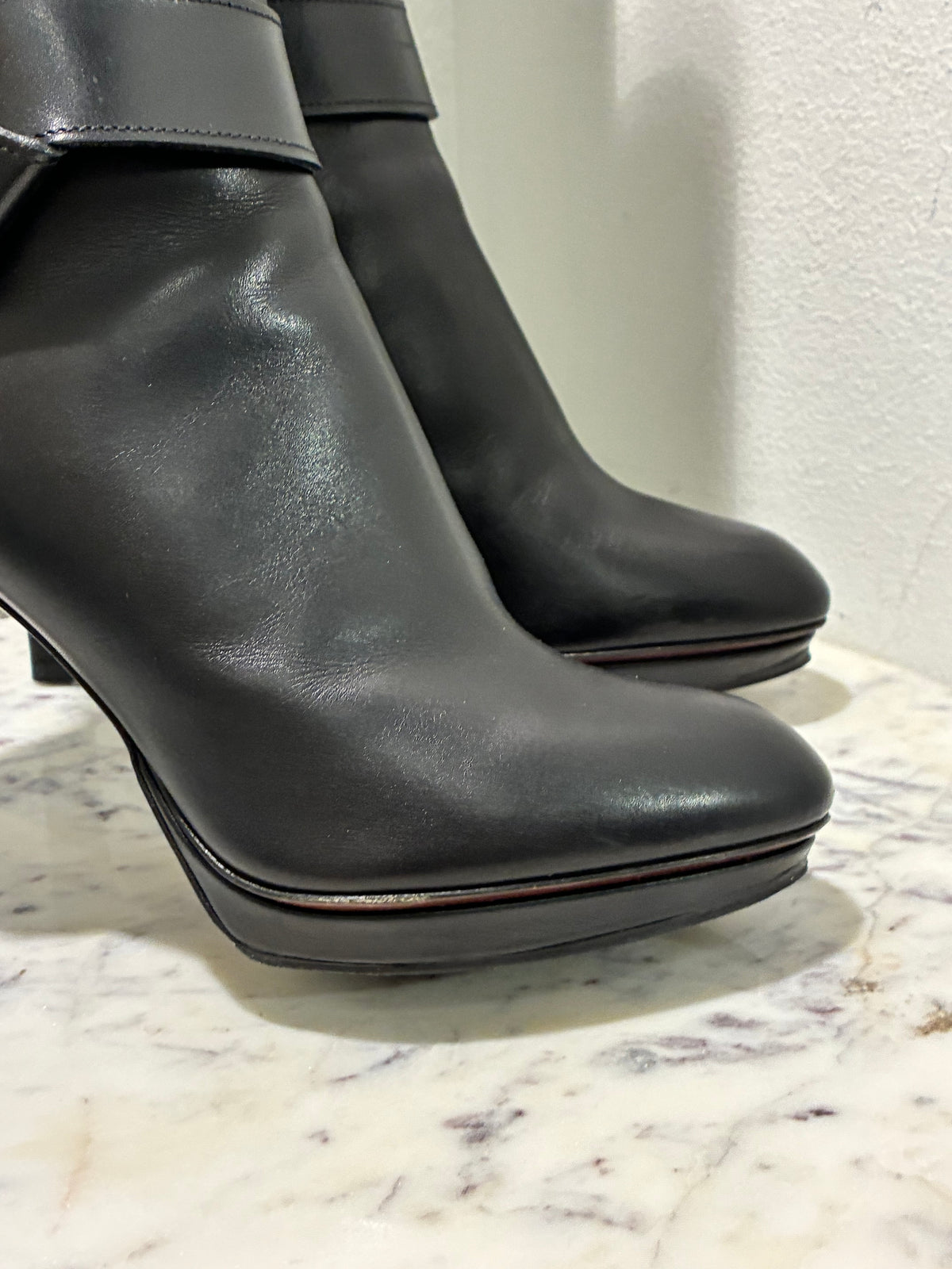 Louis Vuitton Knee-High Boots – Black Smooth Leather - EU 39