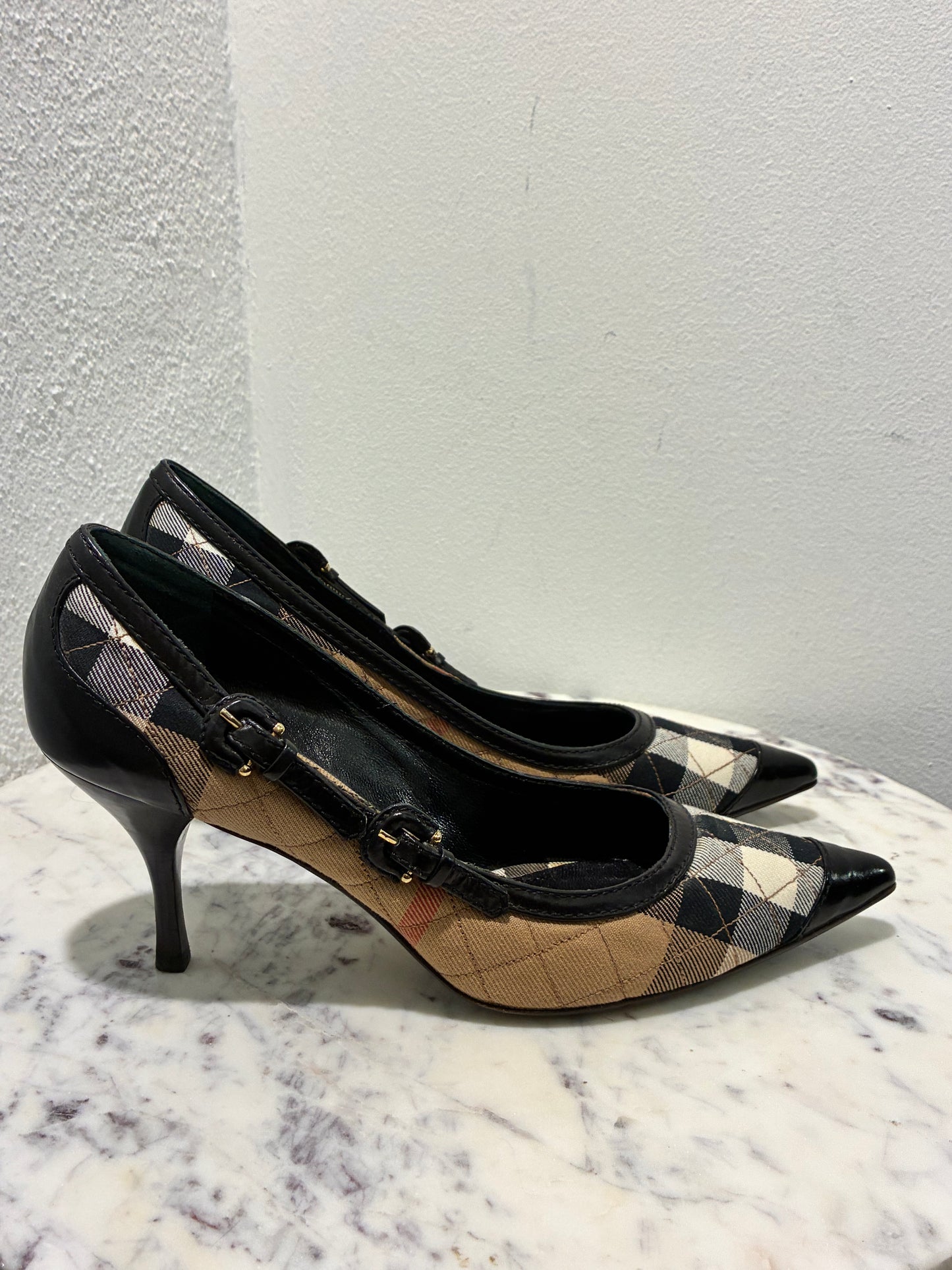 Burberry — Classic Check Pumps — EU 39
