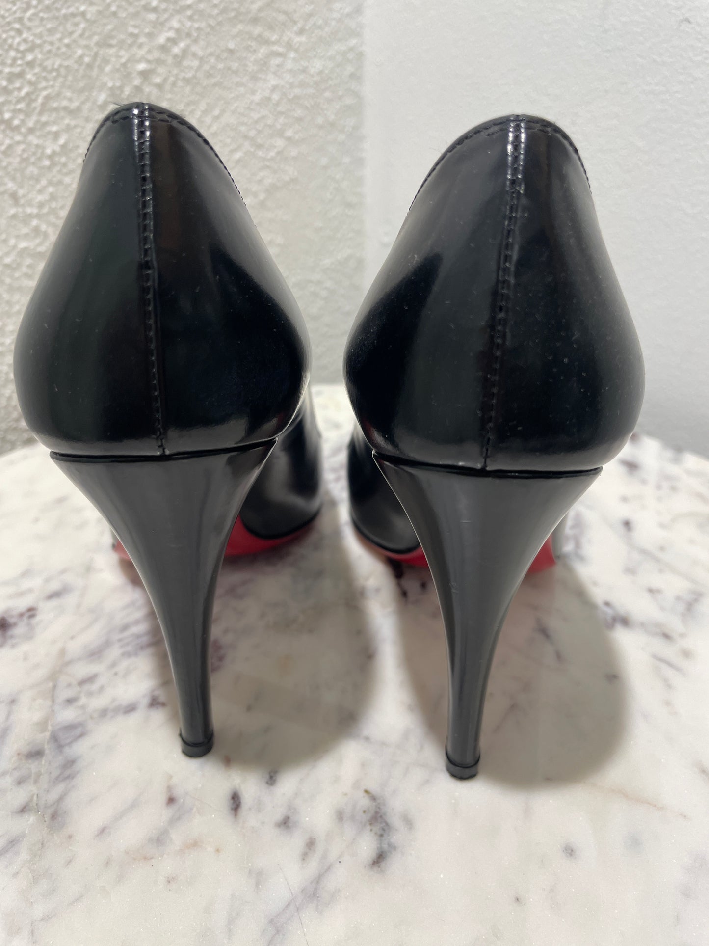 Christian Louboutin Decollete 868 Pumps in Black Leather – 37,5