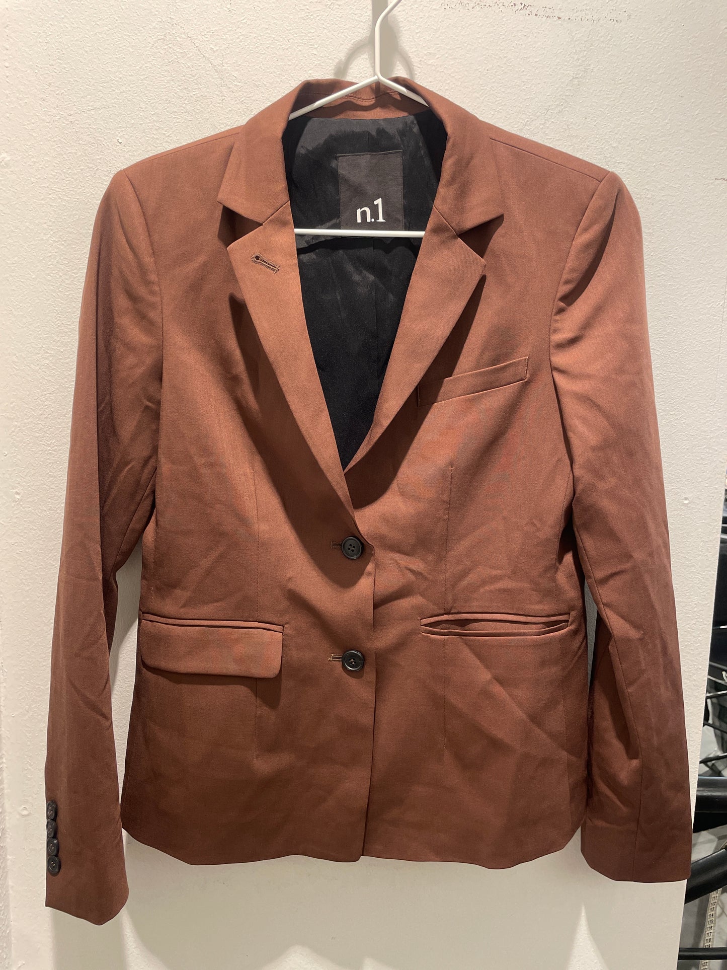 n.1 Textured Single-Breasted Blazer in Cocoa - S