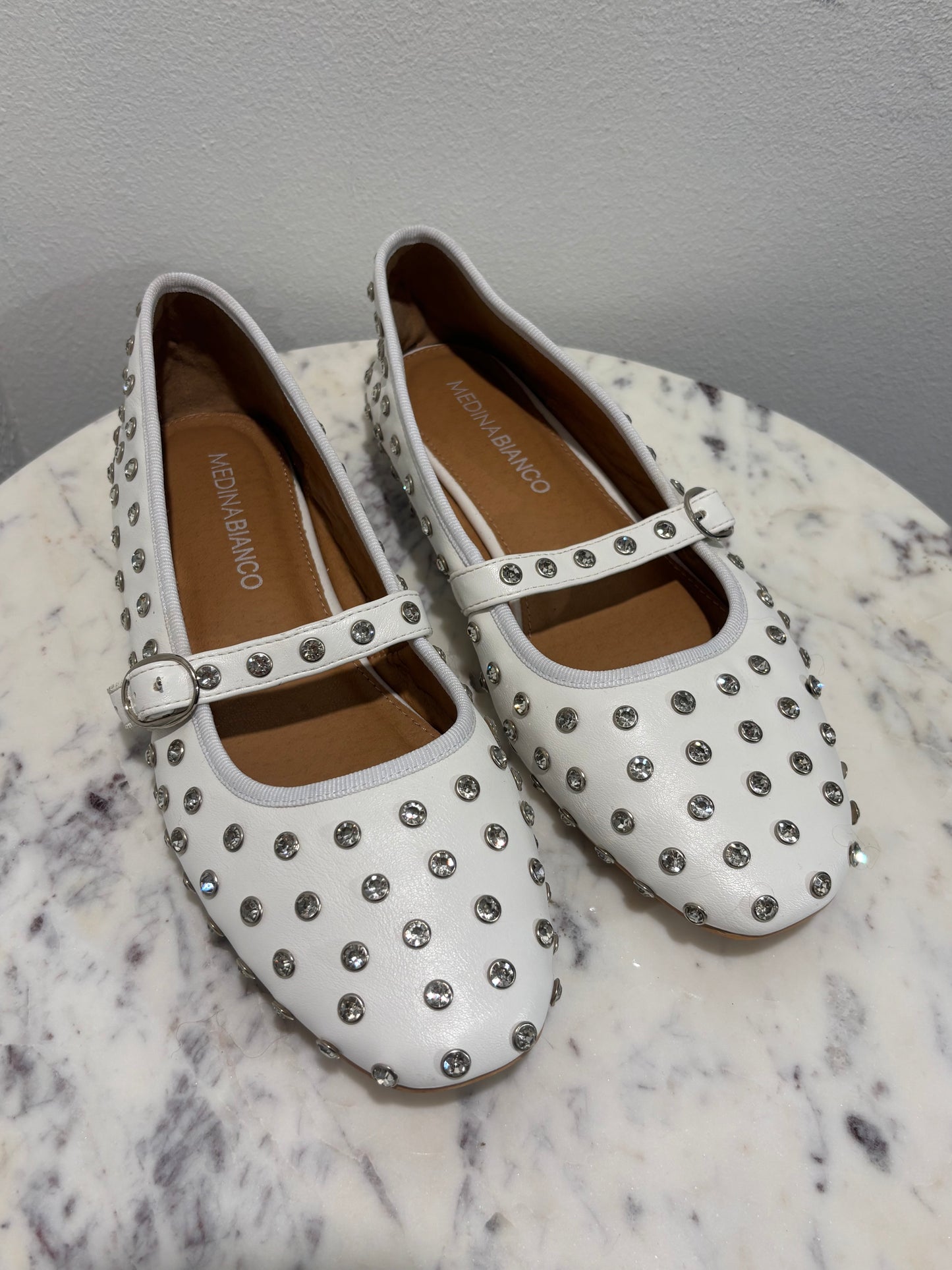 Medina x Bianco - White ballerinas w stones - 39 - Medinas Wardrobe
