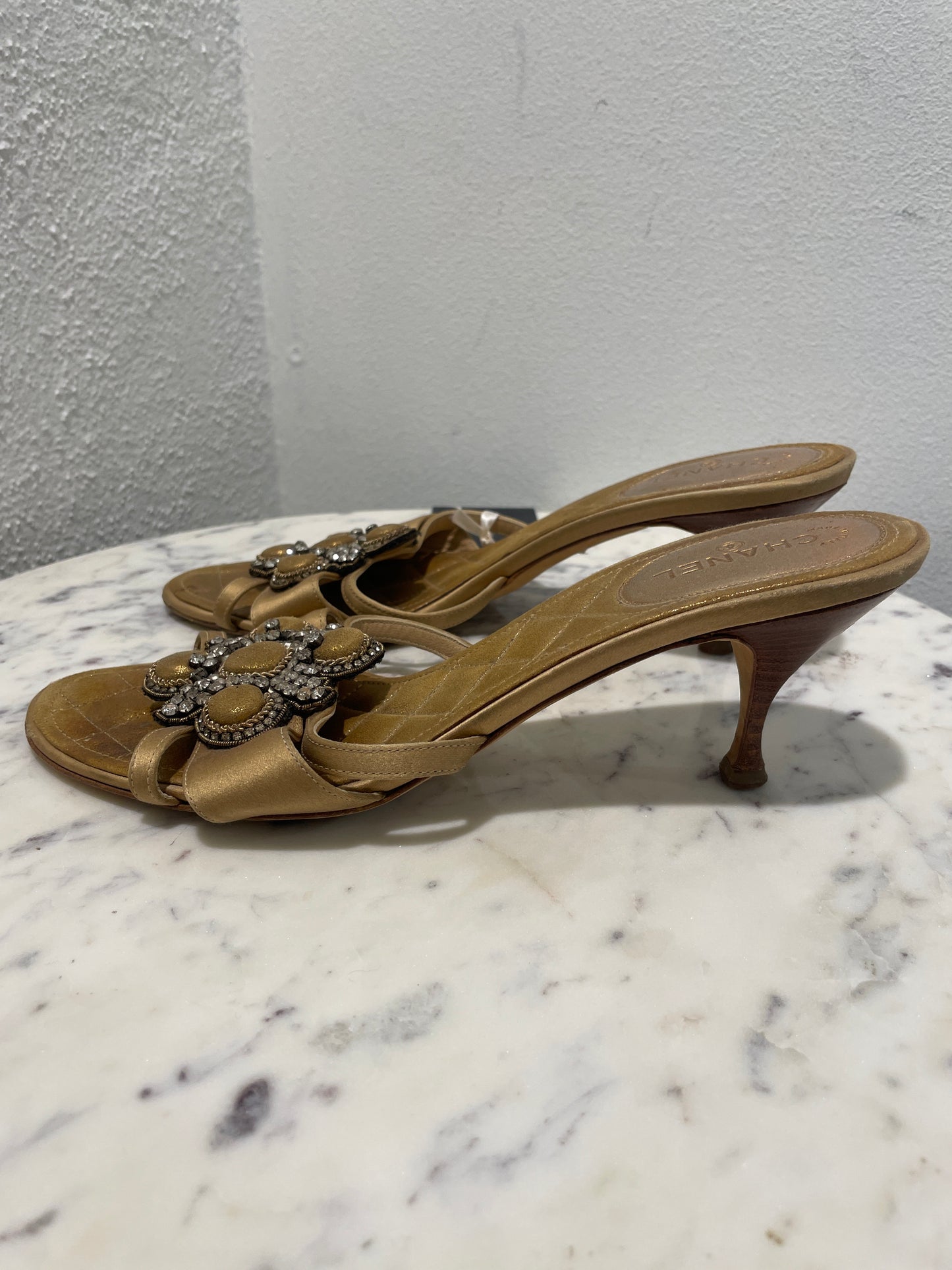 Chanel Metallic Gold Quilted Gripoix Kitten Mules – EU 38