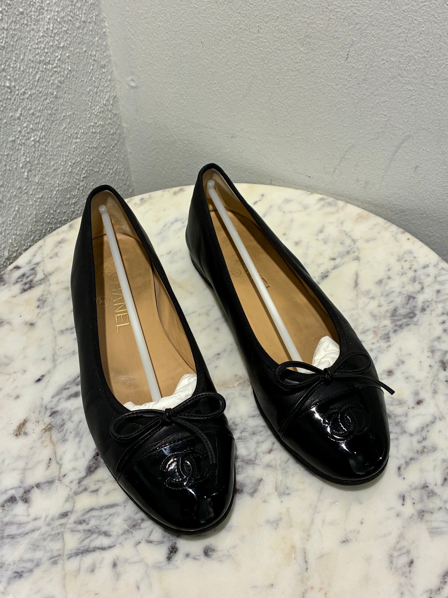 Chanel Ballerinas - Black Lambskin & Patent Leather - EU 38