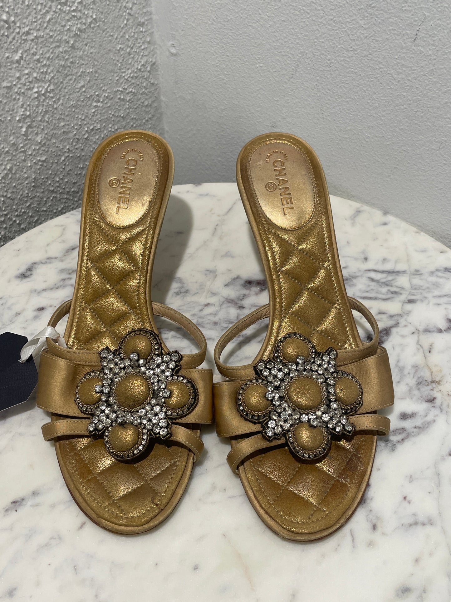 Chanel Metallic Gold Quilted Gripoix Kitten Mules – EU 38