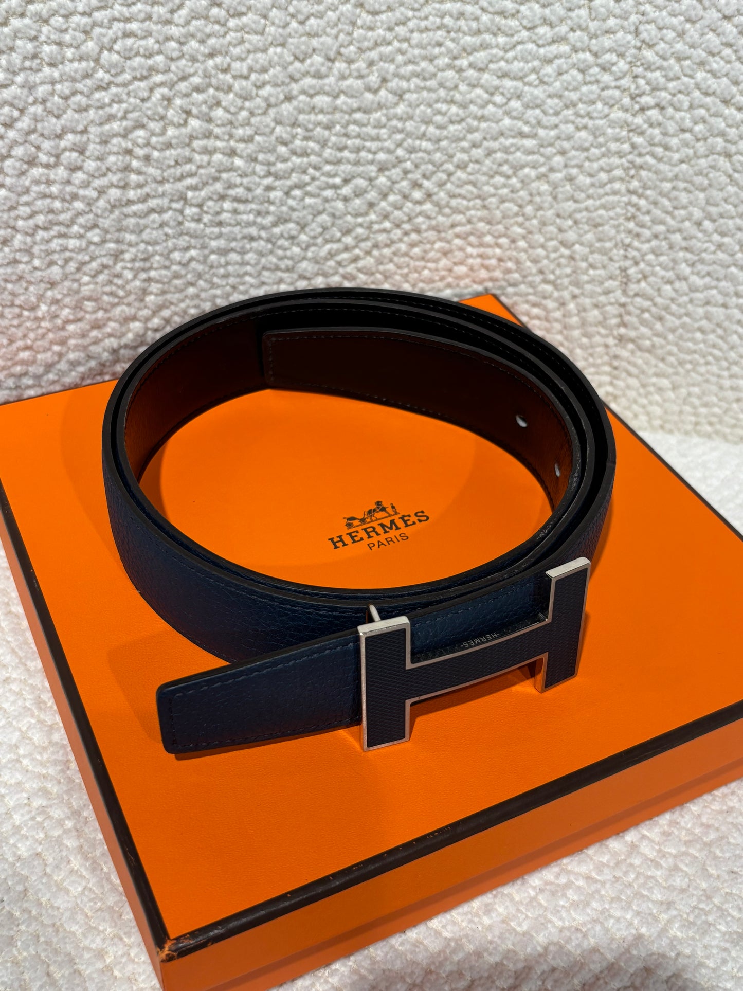 Hermès Belt – Reversible Leather & H Buckle in Navy & Black - Size 90