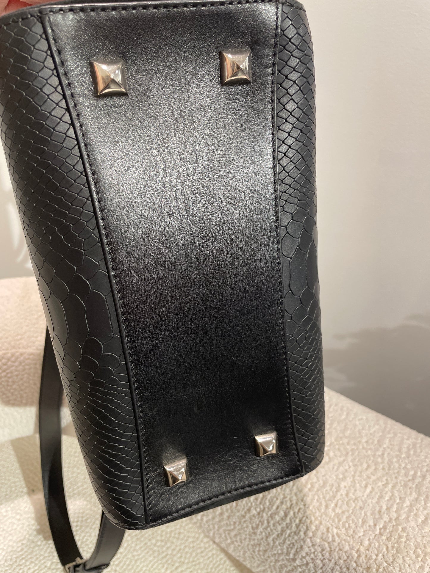 Leowulff - Boa Black SIlverbag