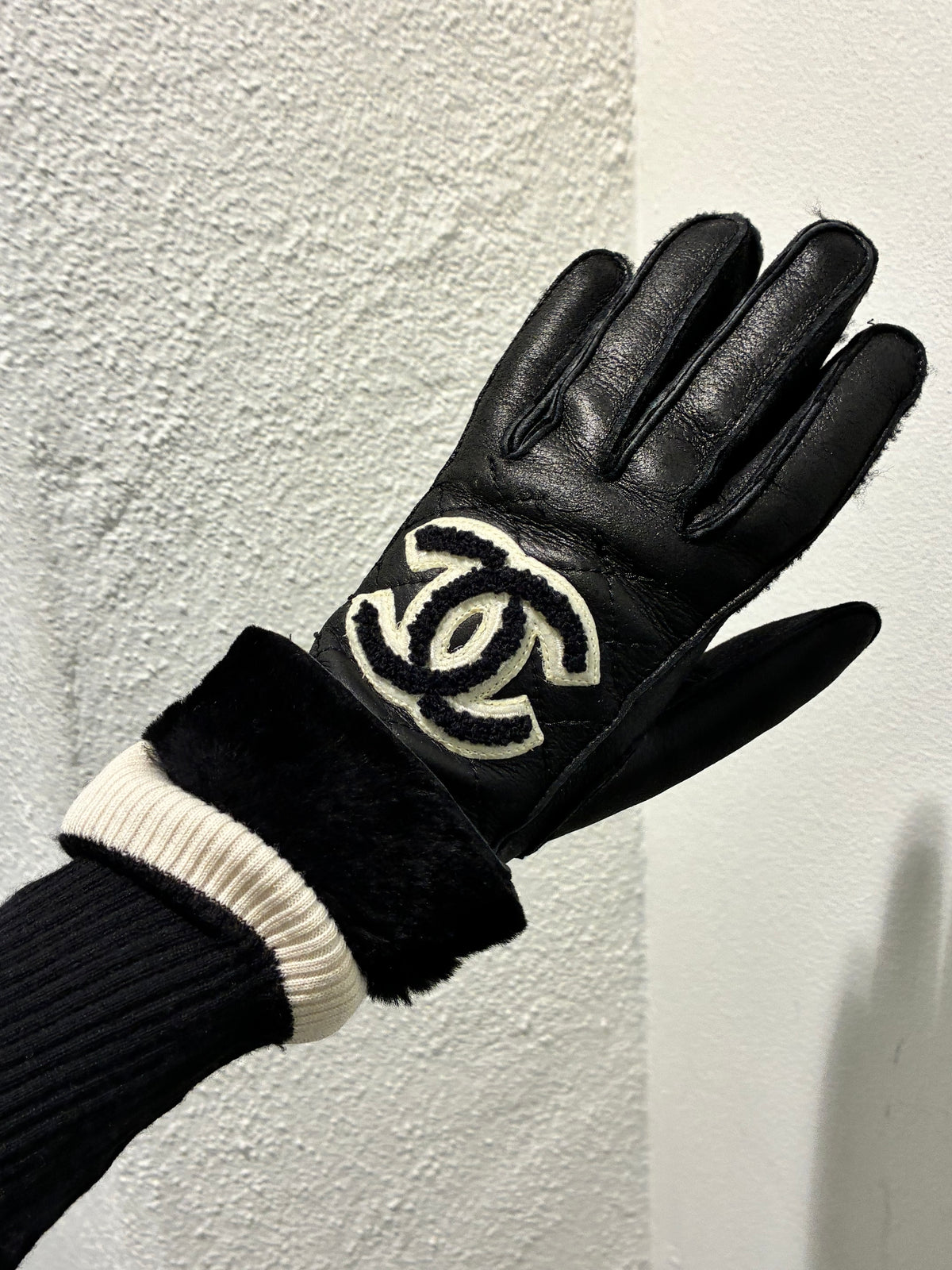 Chanel Gloves – Black Lambskin - Size 7
