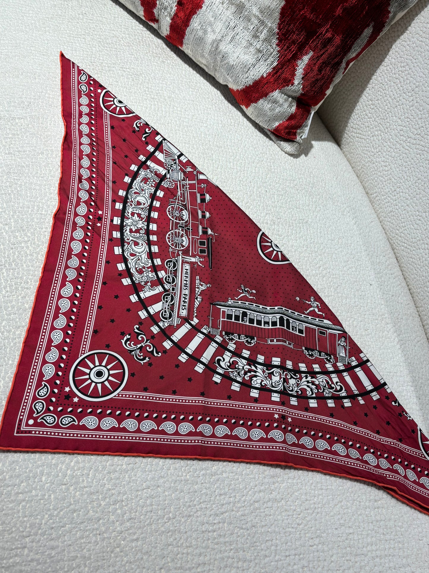 Hermés - Silk Scarf - Red & White