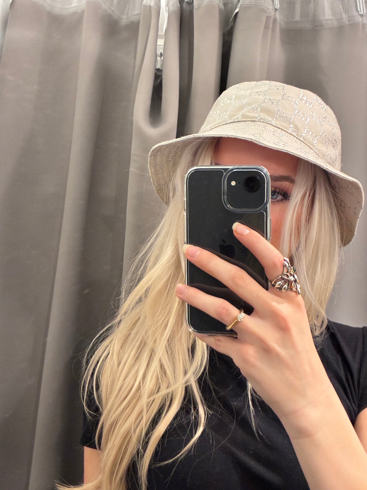 Gucci Bucket Hat - White/Cream w. Silver - M