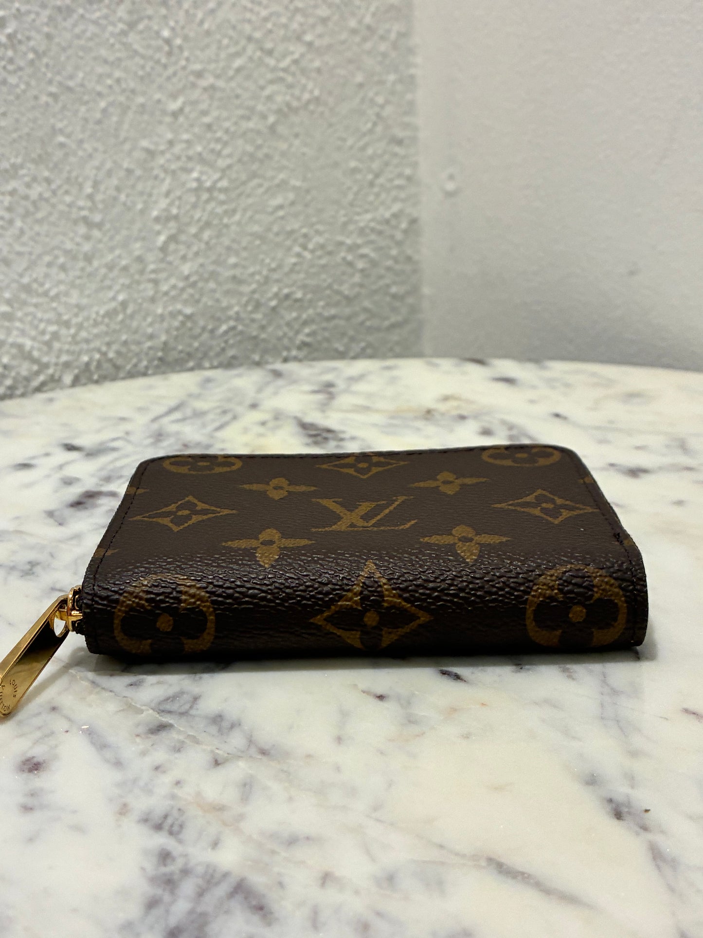 Louis Vuitton - Zippy Wallet
