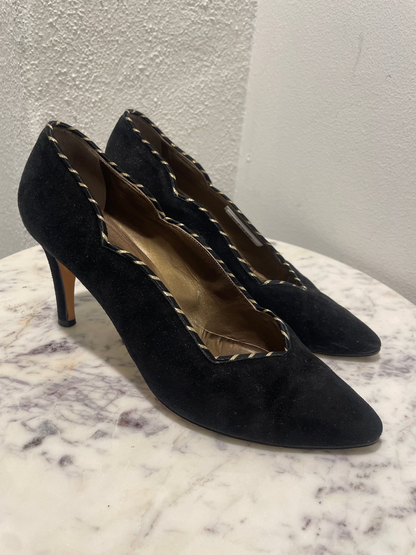 Vintage Yves Saint Laurent YSL Black Suede Scalloped Pumps with Gold Trim - 38,5