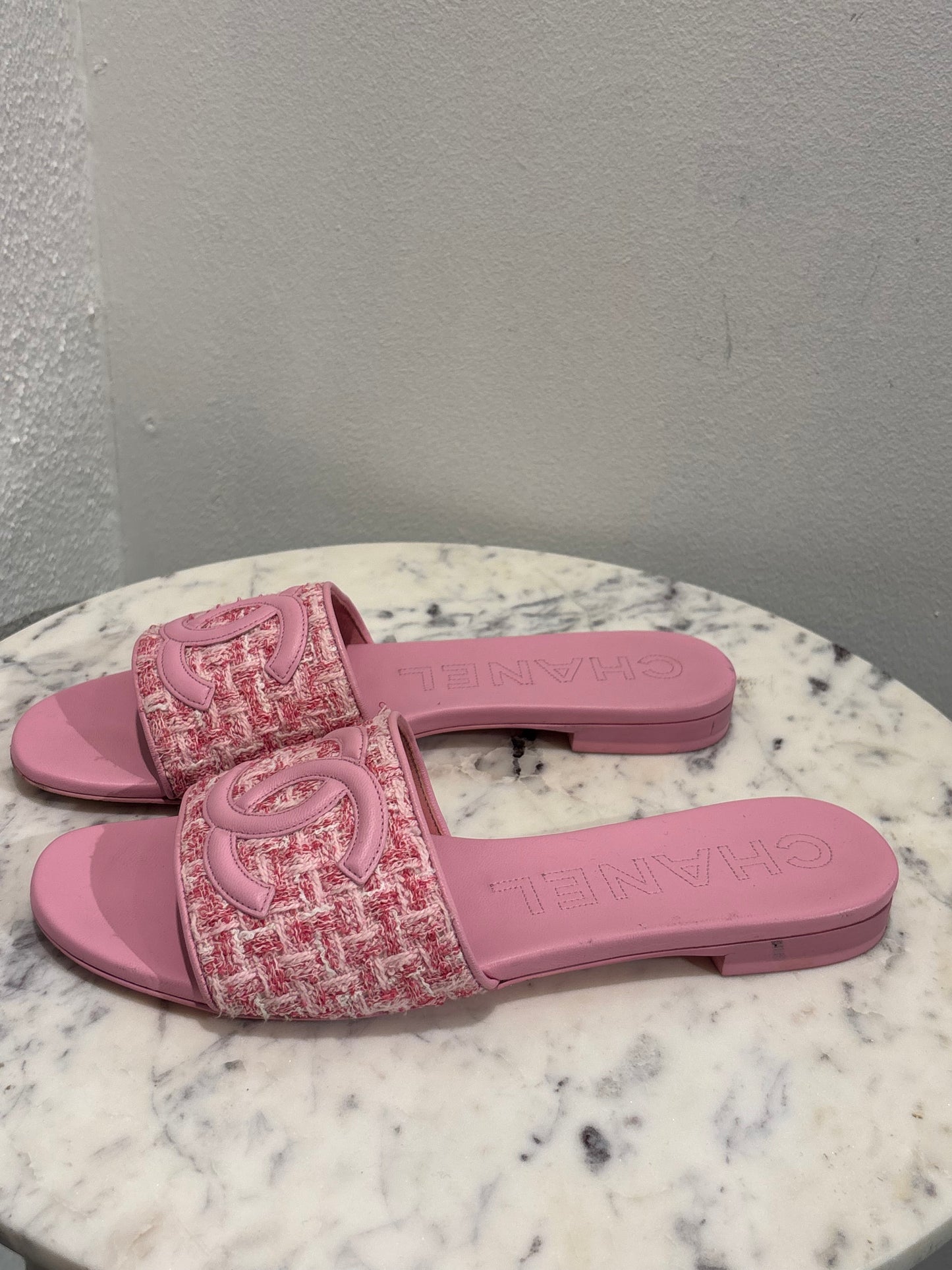 Chanel Sandals – Pink with Logos – EU 39C
