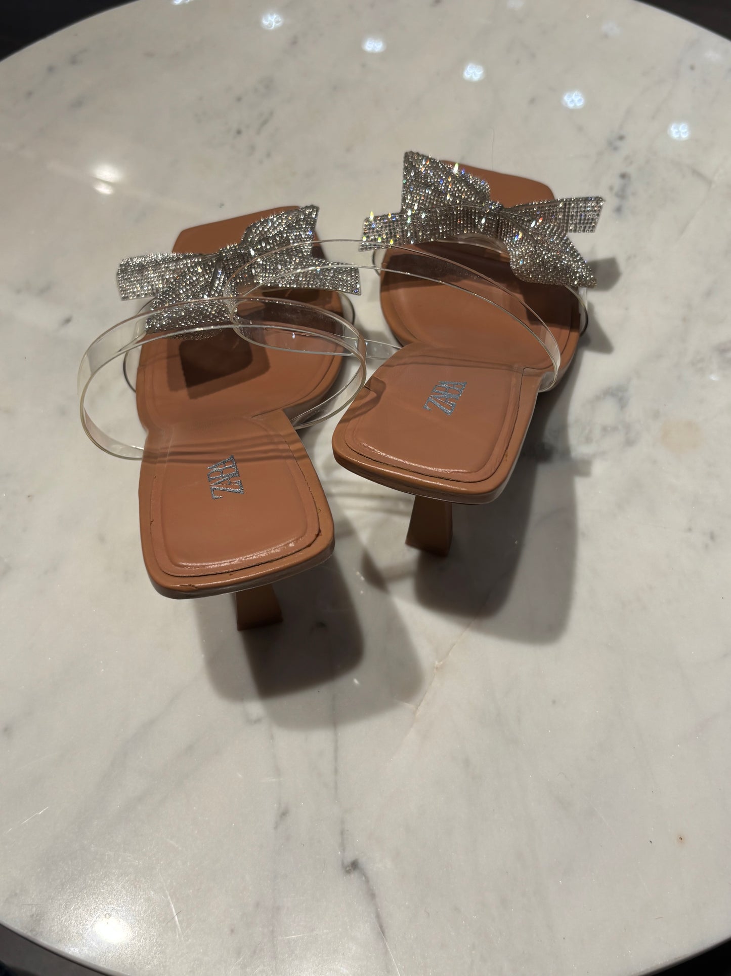 Zara - Heeled Sandals - Bow w. sparkling stones - Medinas Wardrobe - 39