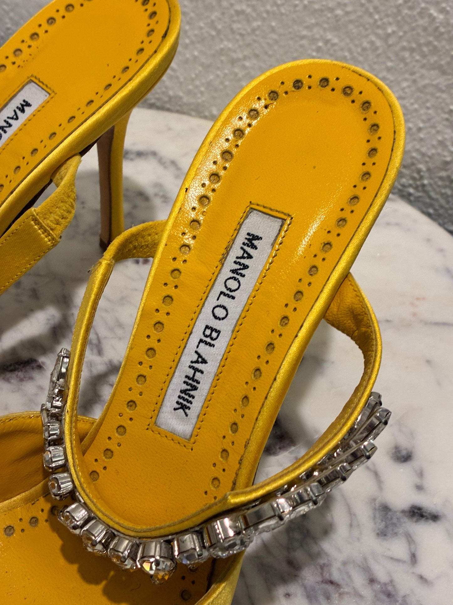 Manolo Blahnik - Heels - Yellow Satin & Crystals - Size 39.5 - Medinas Wardrobe