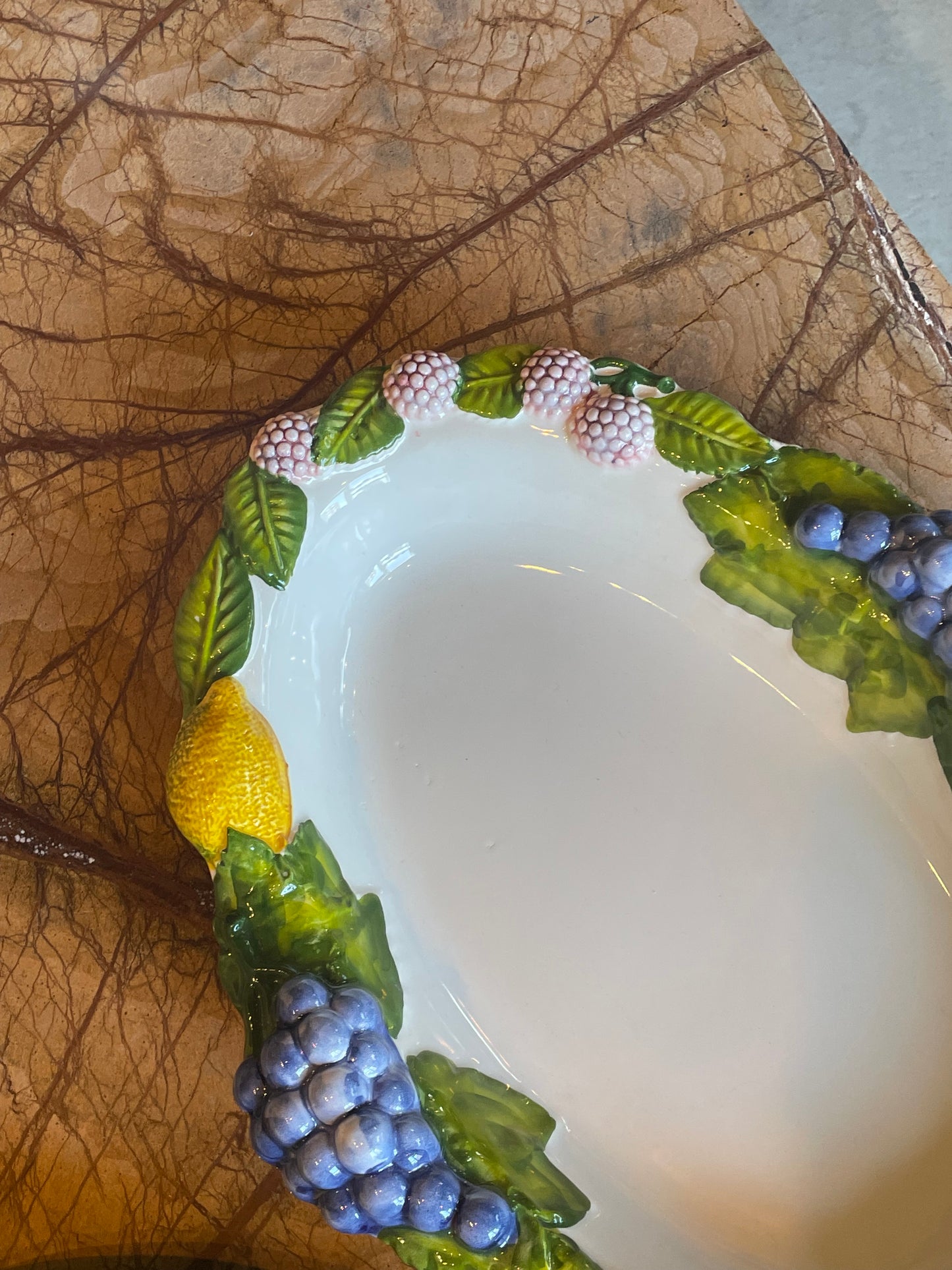 Dybt fad m. frugtranker - Italiensk porcelæn