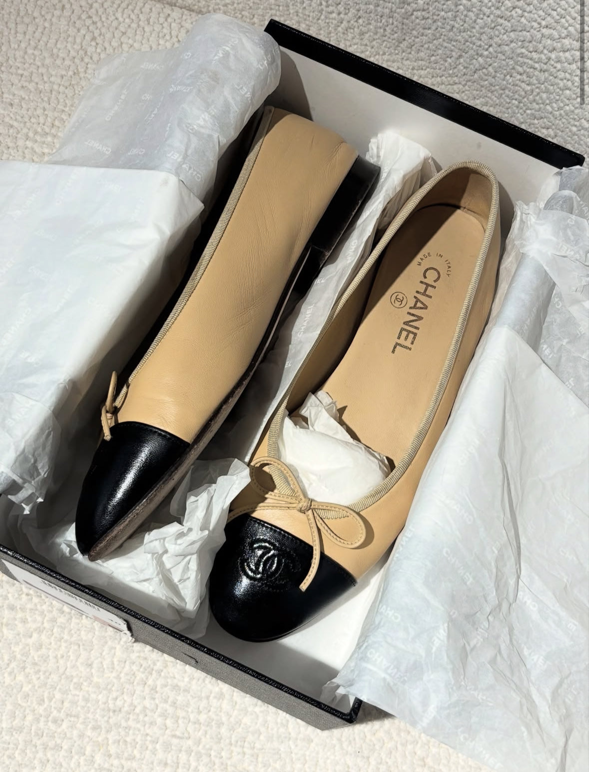 Chanel Ballerinas - Beige and Black lambskin - EU 40C