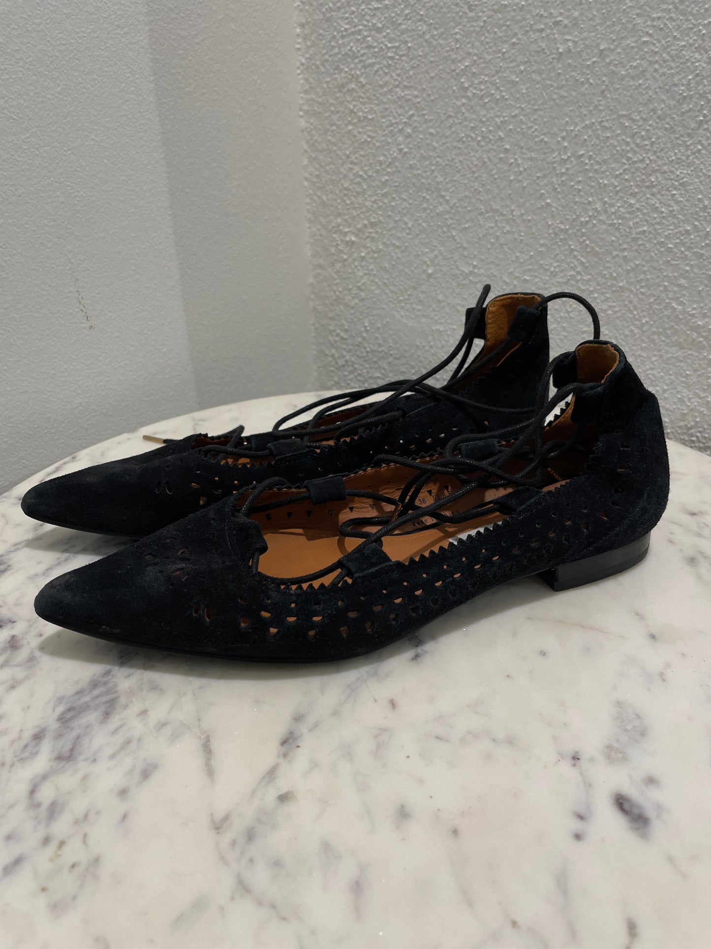 & Other Stories Cut Out Lace Up Suede Ballerina Flats – Black - 36