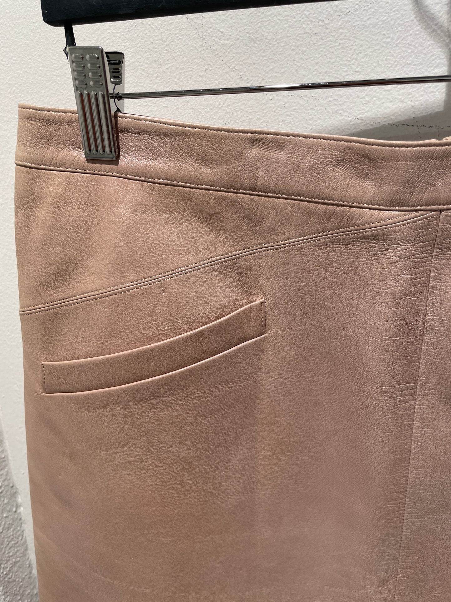 Chanel Skirt – Lambskin Leather in Pearl Rose - EU 40