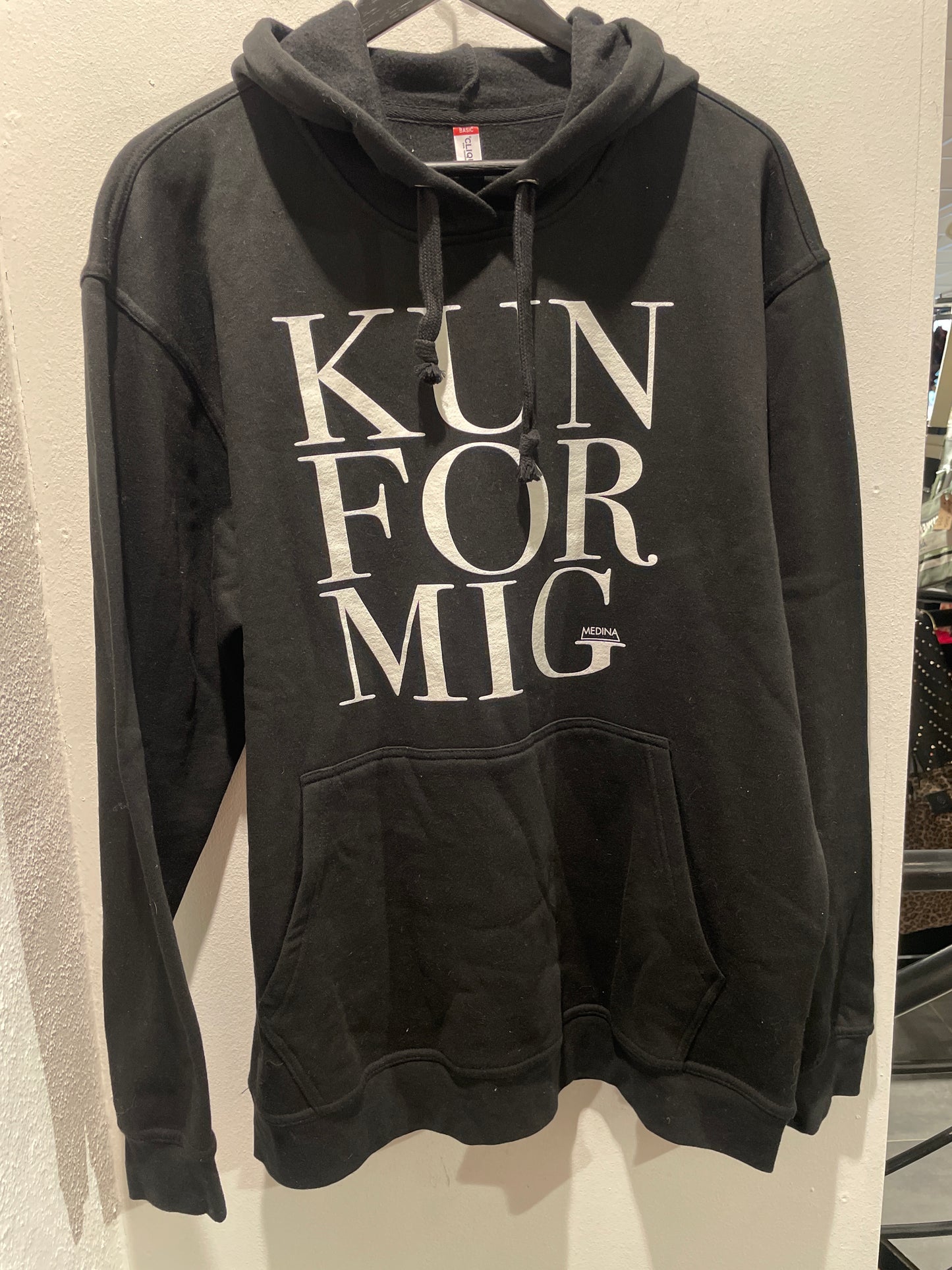 KUN FOR MIG - Hoodie - Black w. white - Medinas Wardrobe - XL