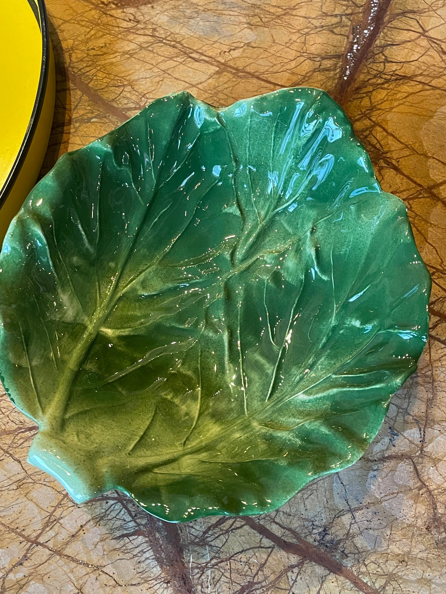 Lille skål som kålblad - Italiensk porcelæn