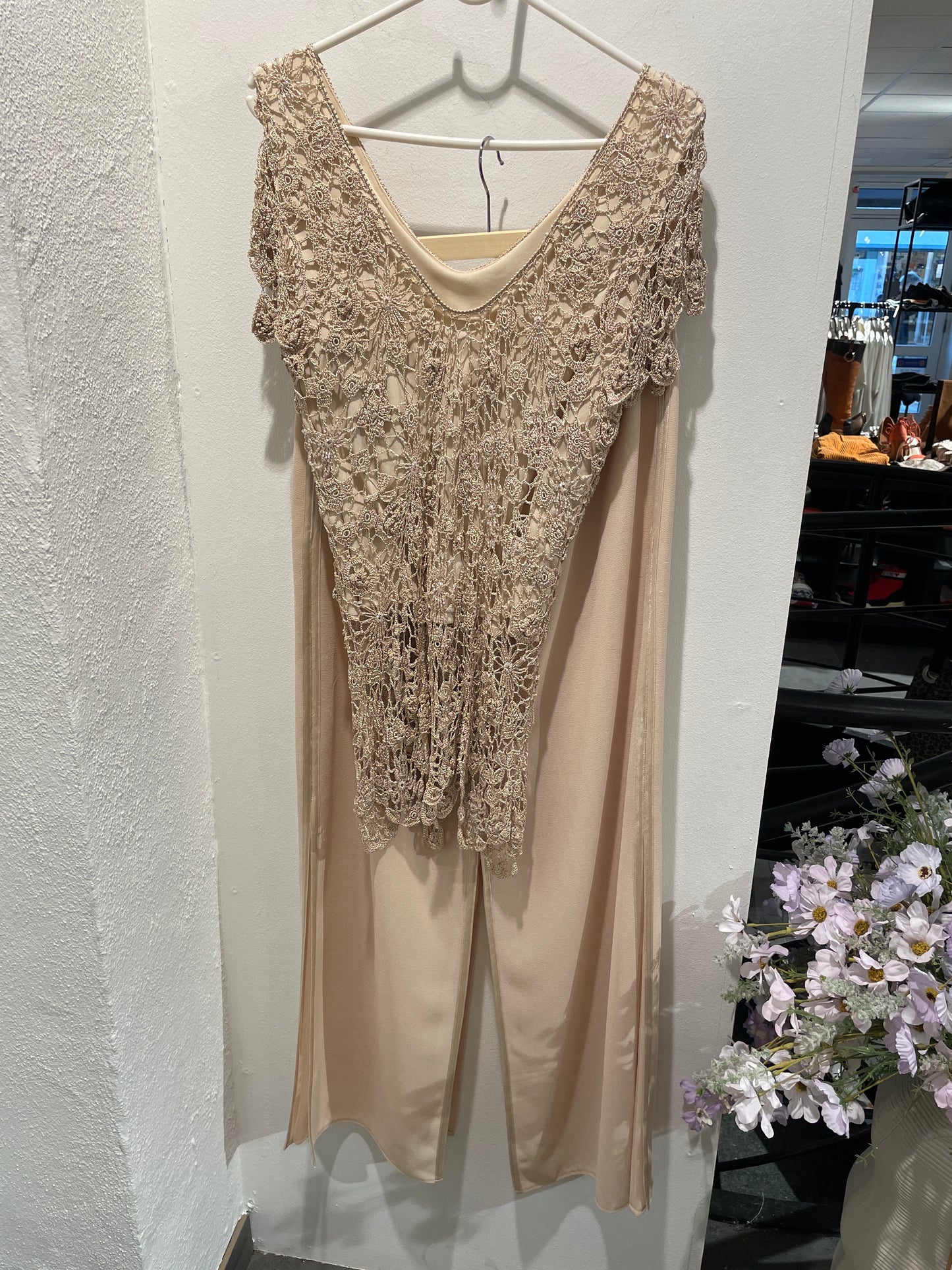 Molly Jo - open skirt and lace top - EU40