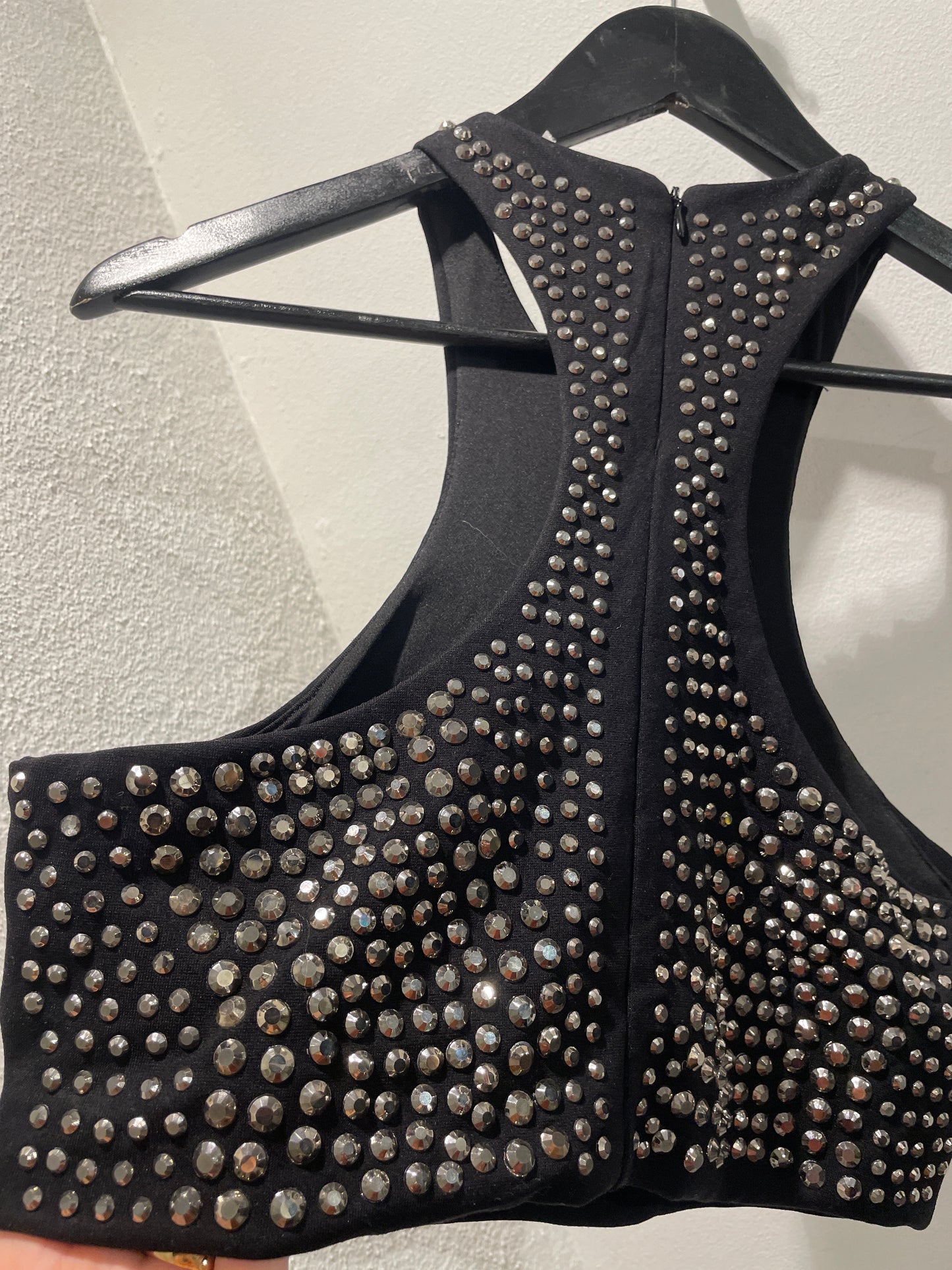 Cropped top - Black w. studs - Medinas Wardrobe - S