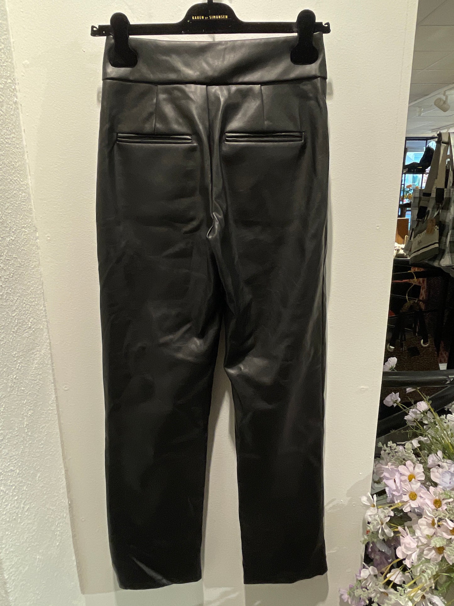 Sundarbay - “leather” pants - XS-S