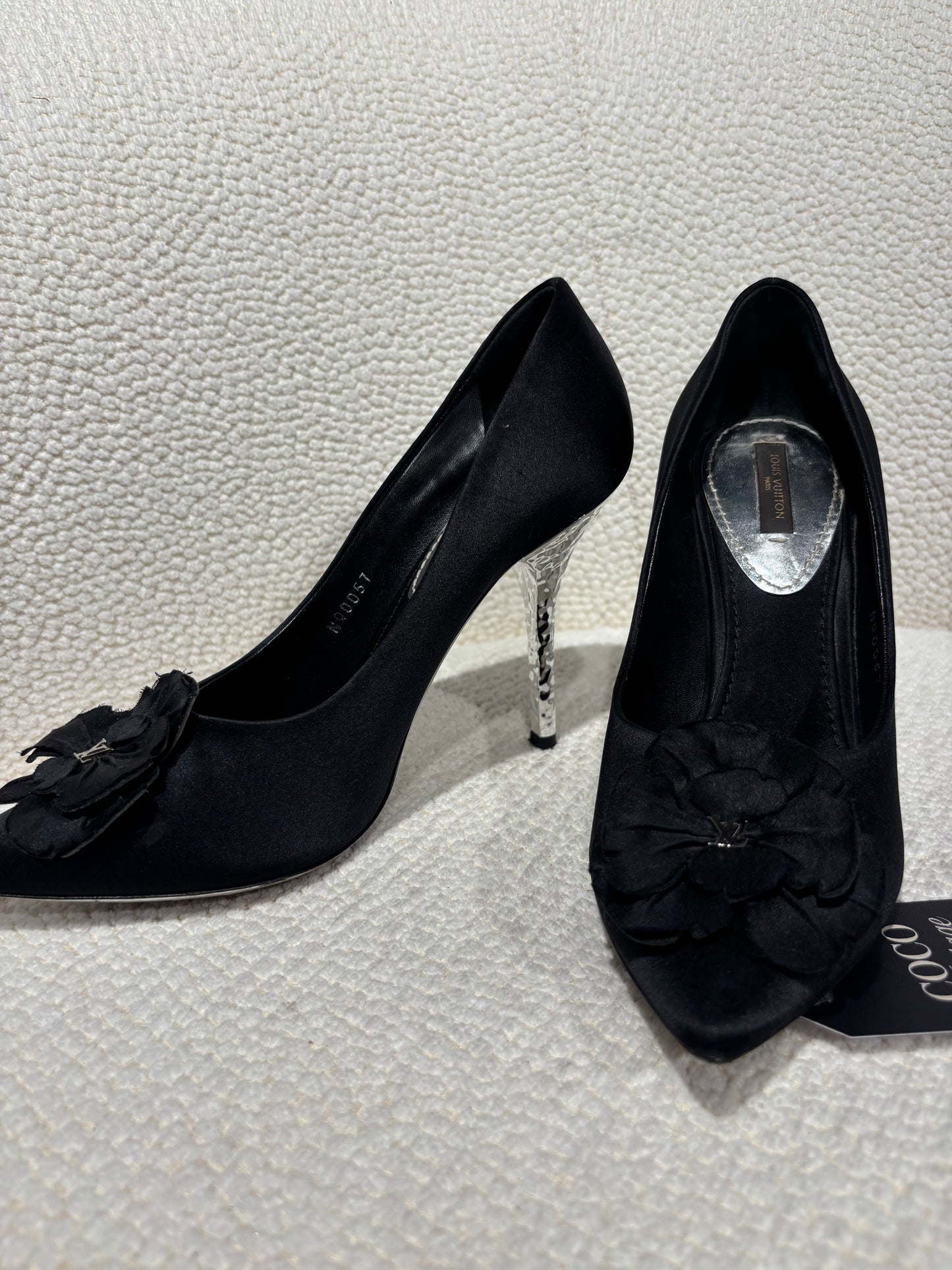 Louis Vuitton Heels – Metallic Heel & Satin with LV Logo - EU 38
