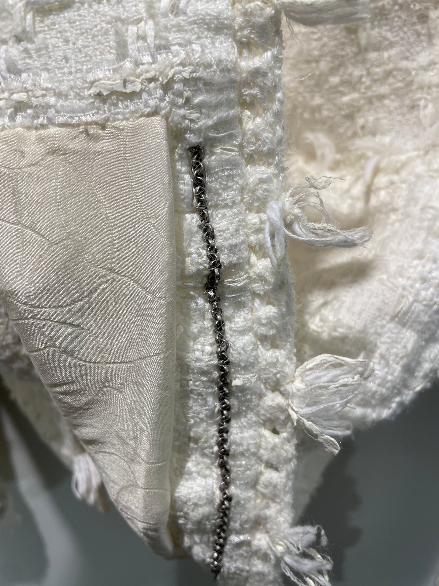Chanel Jacket – Classic Tweed in White - EU 36