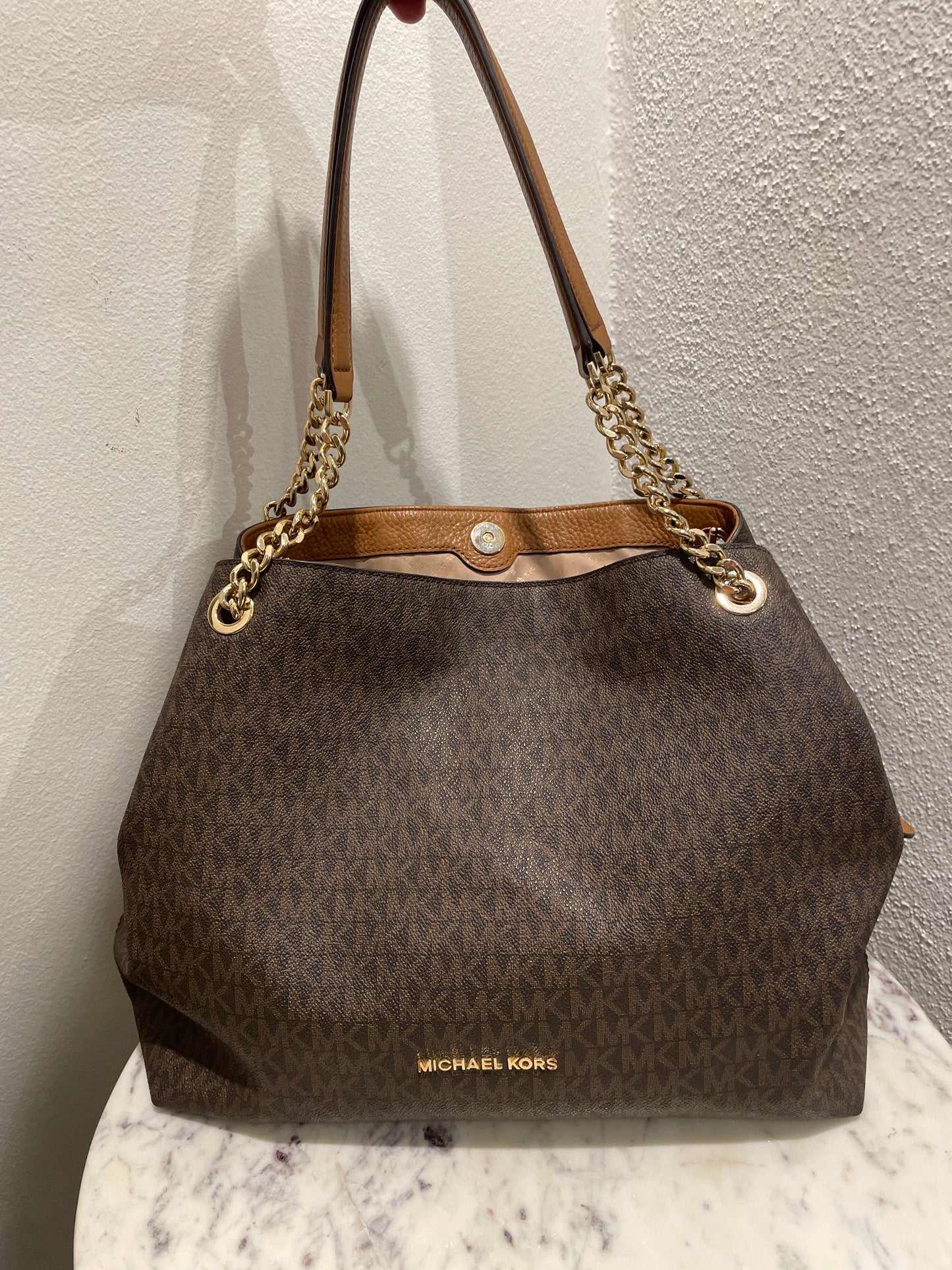 Michael Kors Raven Shoulder Bag – Brown handbag in Signature canvas