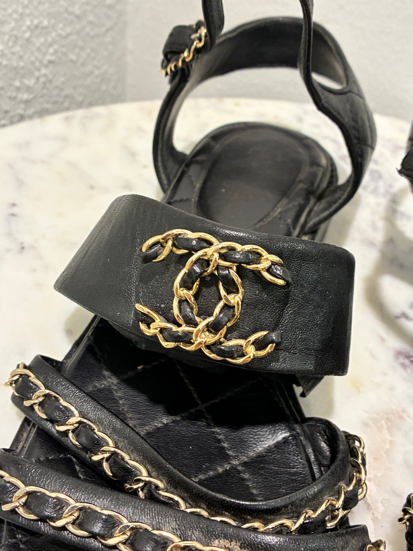 Chanel sandals – Black / Gold -EU 39 C - Medinas Wardrobe