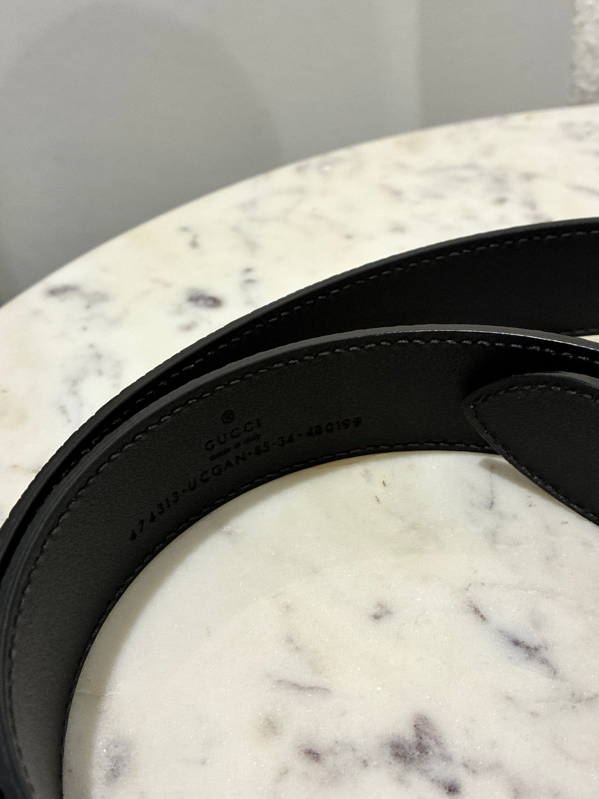 Gucci Logo-Embossed Belt - Black Leather & Silver Buckle – Size 85
