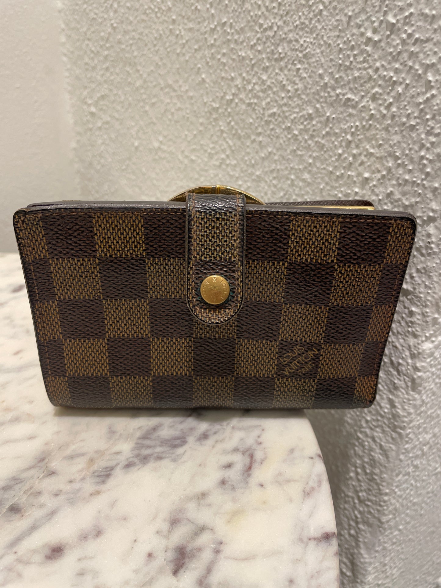Louis Vuitton French Wallet – Timeless leather wallet in Damier Ebene canvas
