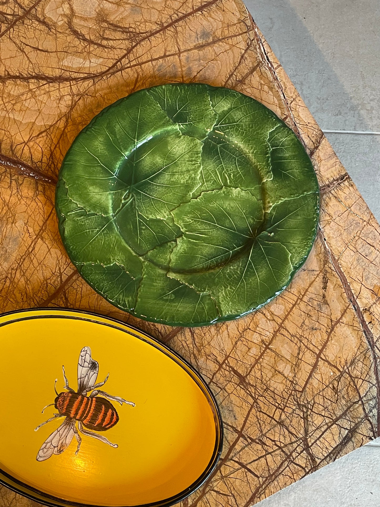 Dækketallerken / Fad af vinblade - Italiensk porcelæn